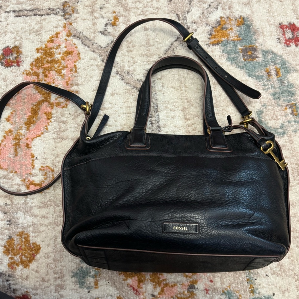 Fossil bag in black pebbled leather